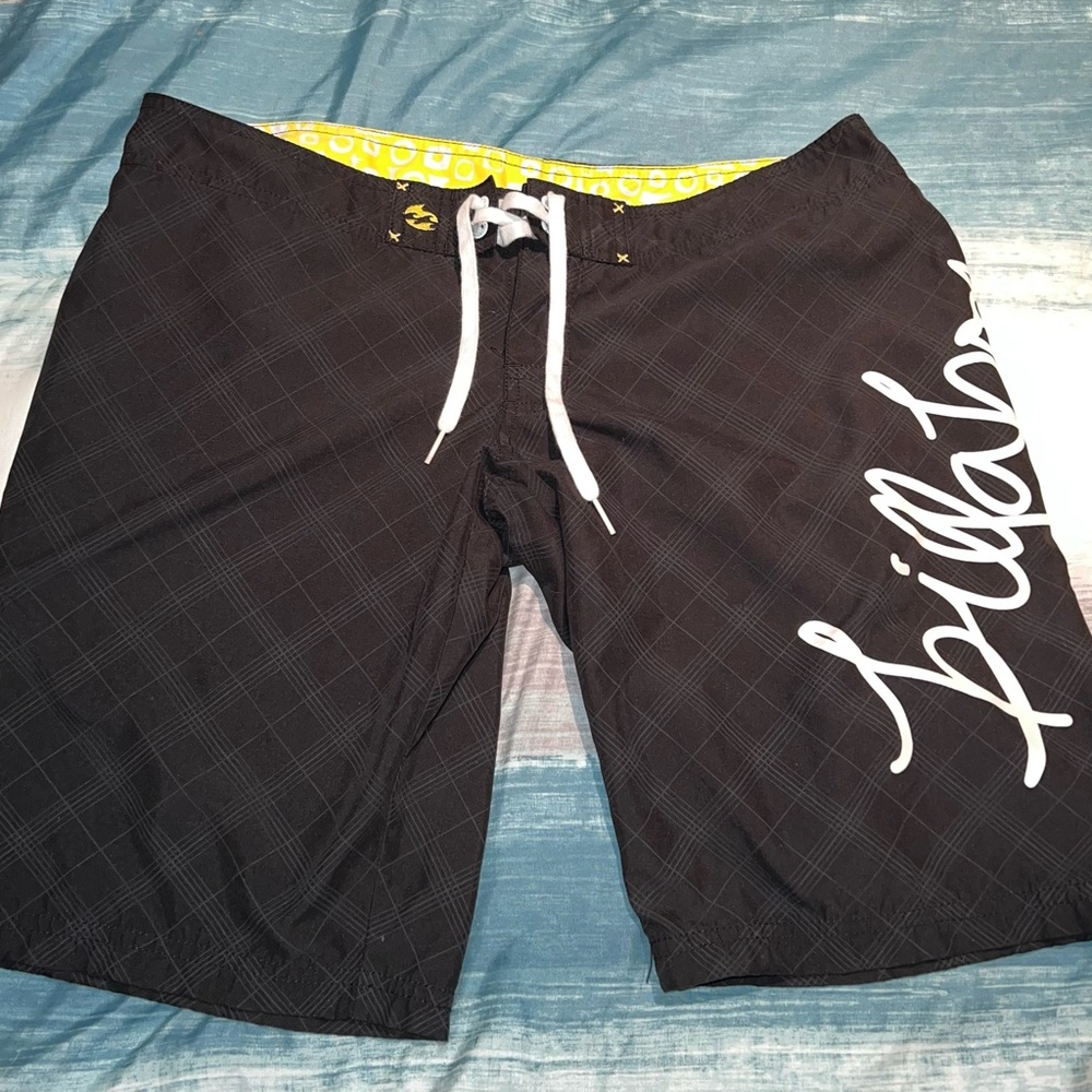 BILLABONG Juniors/MISSED SWIM/BOARD shorts- mint condition- Size 9-
